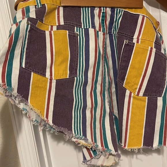 Vintage Shorts - Picture 3 of 3